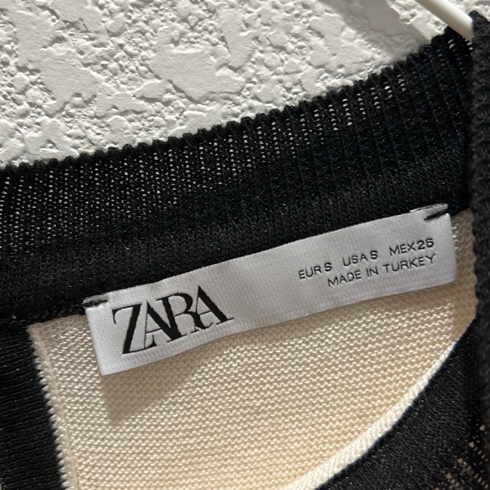 Zara Ruffled Dress with Bow - Picture 4 of 10